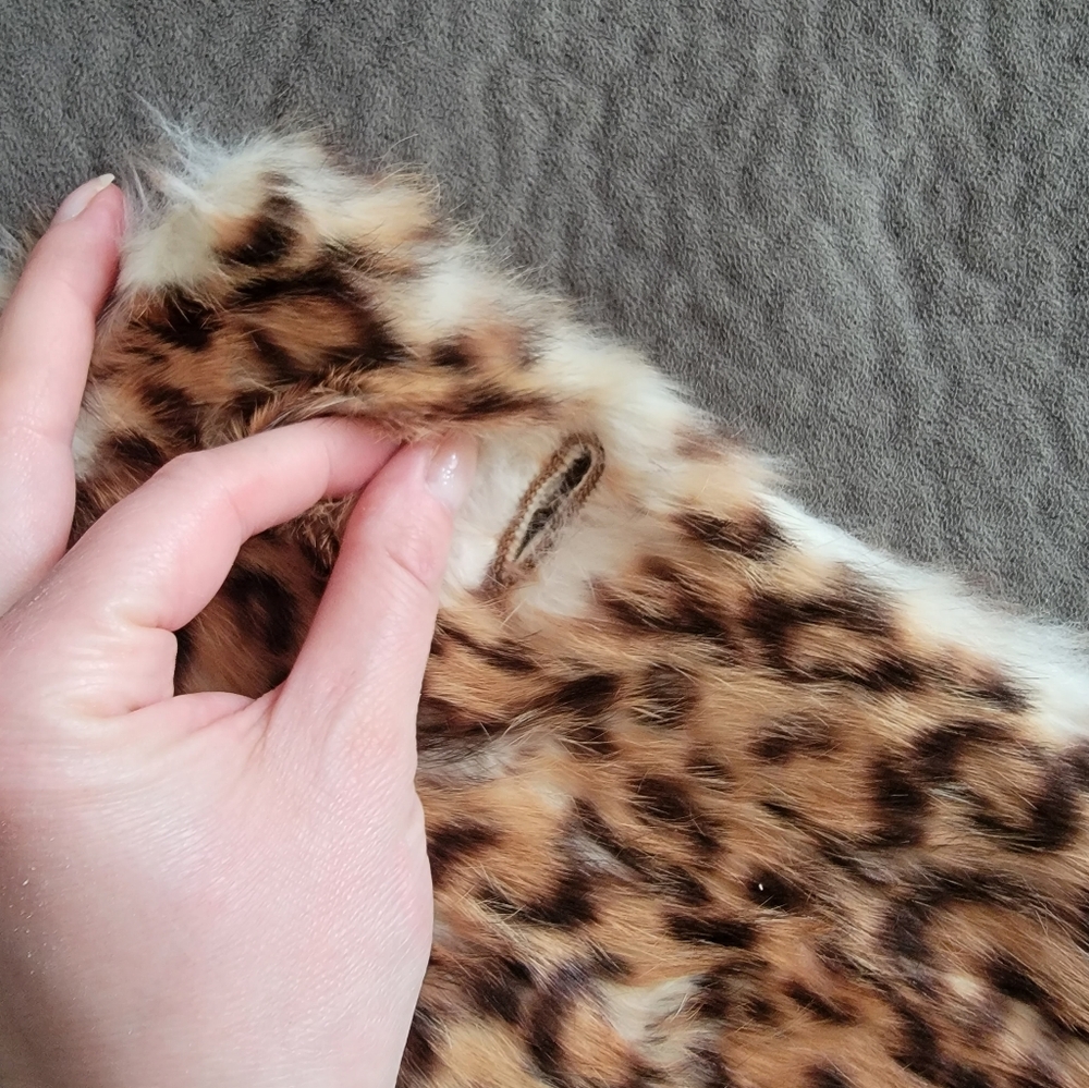 Animal Print Fur Piece for Projects - Picture 8 of 9